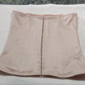 Miraclesuit Corset Size Medium
